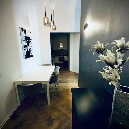 Top Wenceslas Square Apartment Praha Bagian luar foto