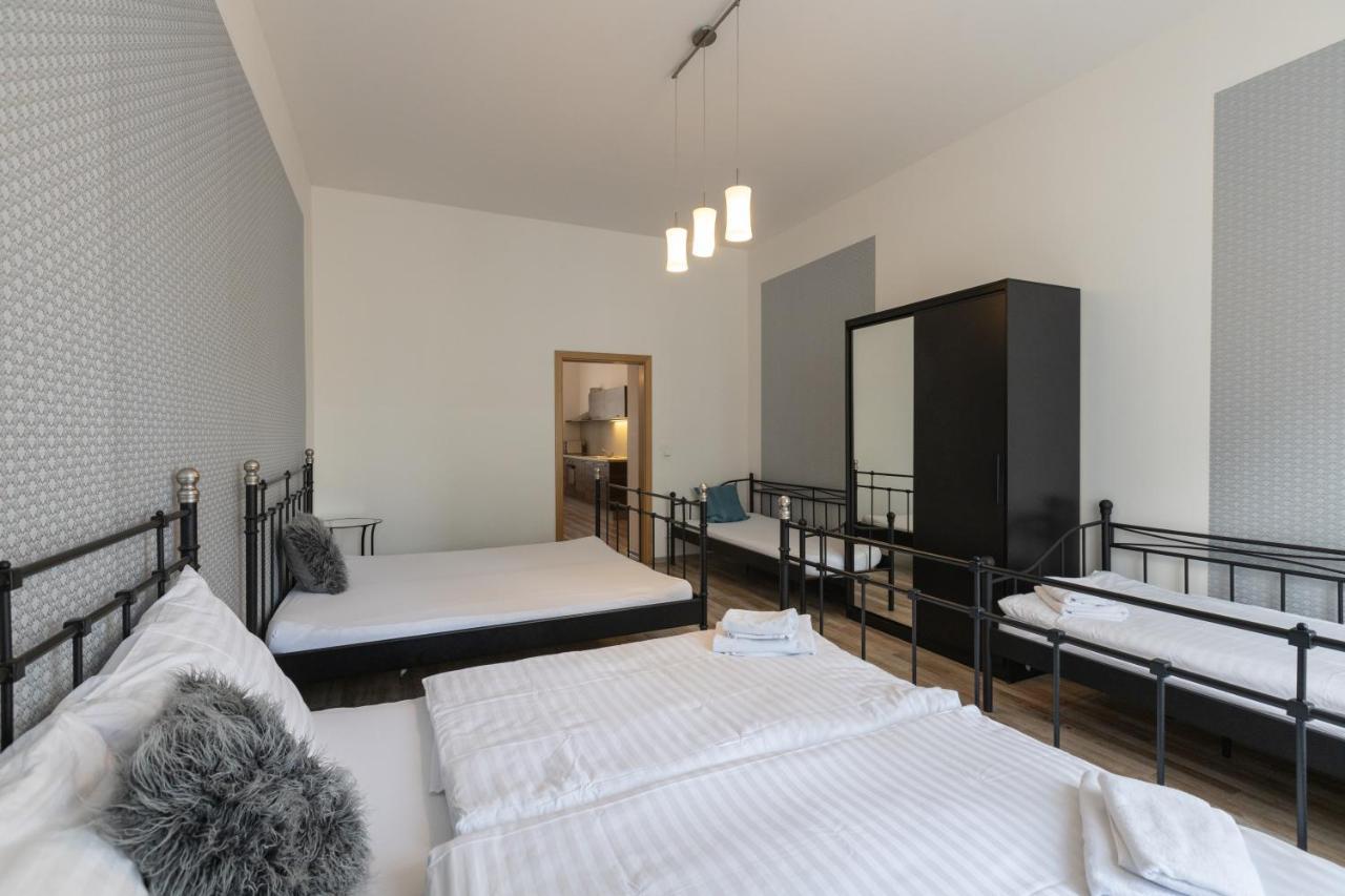 Top Wenceslas Square Apartment Praha Bagian luar foto