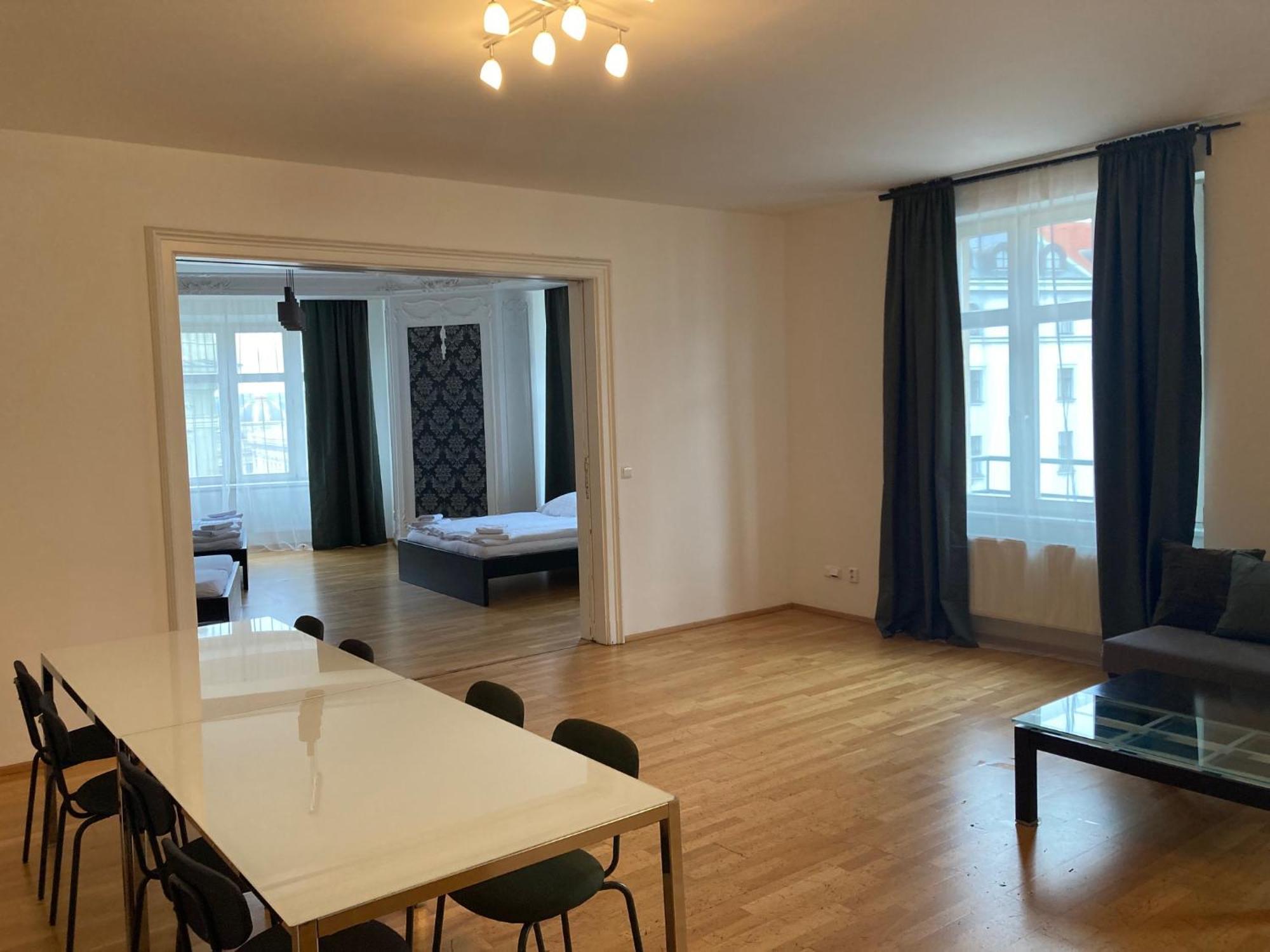 Top Wenceslas Square Apartment Praha Bagian luar foto