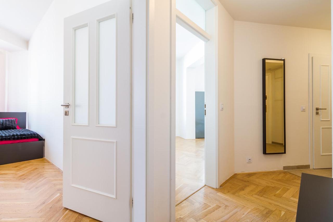 Top Wenceslas Square Apartment Praha Bagian luar foto