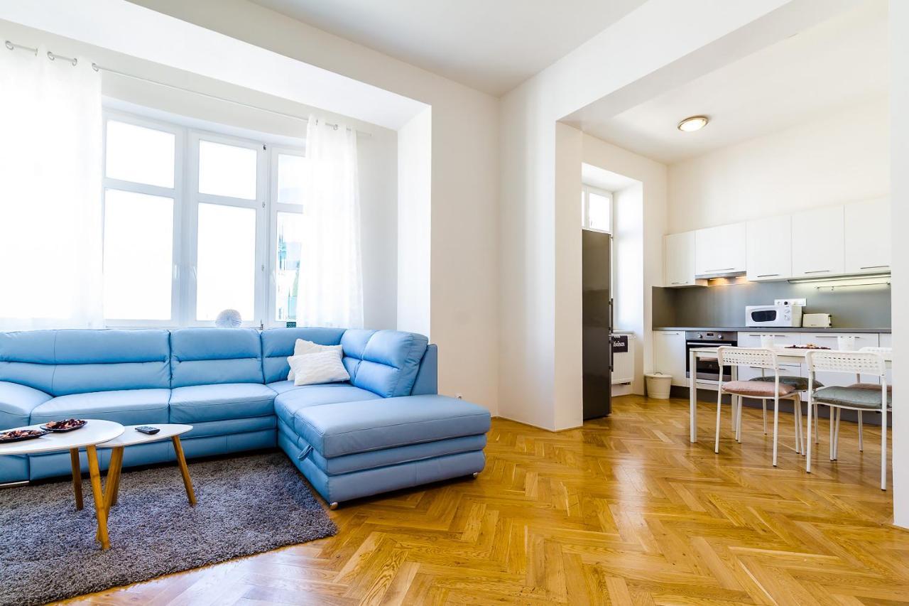 Top Wenceslas Square Apartment Praha Bagian luar foto