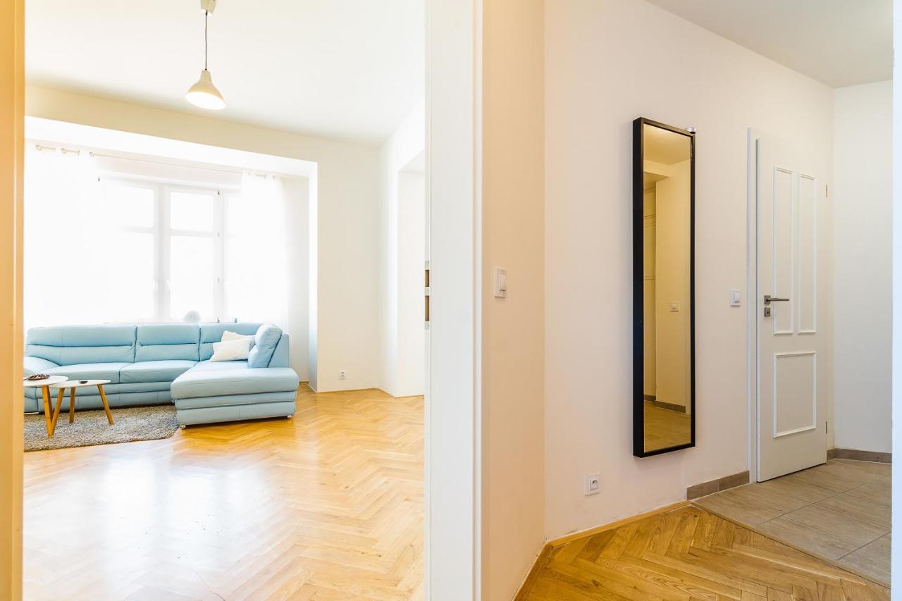 Top Wenceslas Square Apartment Praha Bagian luar foto